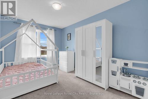 7 - 269 Watson Parkway N, Guelph (Grange Road), ON - Indoor Photo Showing Bedroom