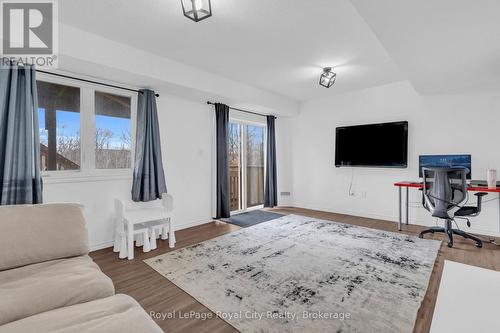 7 - 269 Watson Parkway N, Guelph (Grange Road), ON - Indoor