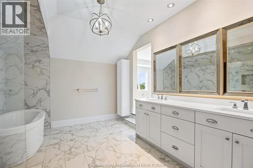 3564 Seven Lakes Drive, Lasalle, ON - Indoor Photo Showing Bathroom