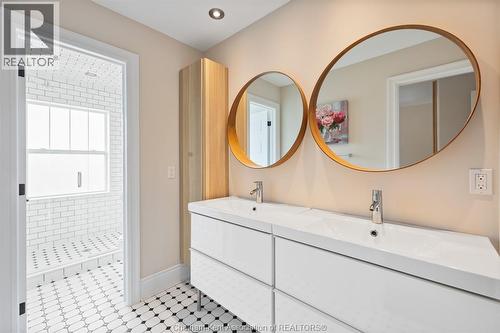 3564 Seven Lakes Drive, Lasalle, ON - Indoor Photo Showing Bathroom