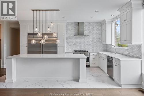 3564 Seven Lakes Drive, Lasalle, ON - Indoor Photo Showing Kitchen With Upgraded Kitchen