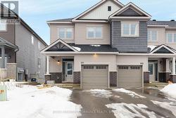 1011 KIJIK CRESCENT  Ottawa, ON K1X 0G9