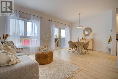 2513 Gray Crescent, Clarence-Rockland, ON - Indoor Photo Showing Living Room