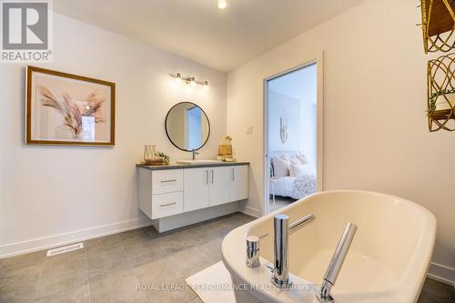 2416 Gray Crescent, Clarence-Rockland, ON - Indoor Photo Showing Bathroom