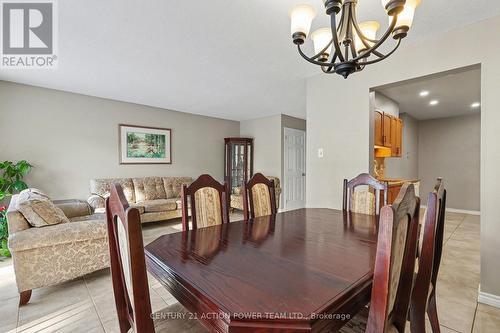 82 Burlington Crescent, Ottawa, ON - Indoor Photo Showing Dining Room