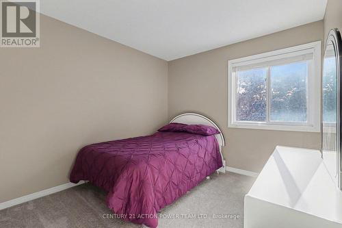 82 Burlington Crescent, Ottawa, ON - Indoor Photo Showing Bedroom