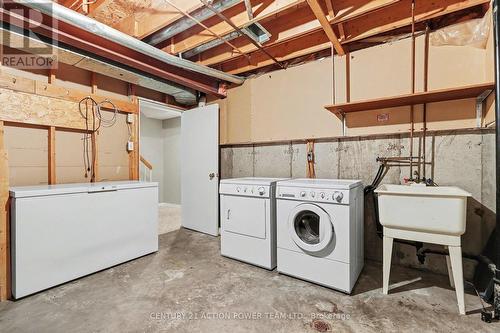 82 Burlington Crescent, Ottawa, ON - Indoor Photo Showing Laundry Room