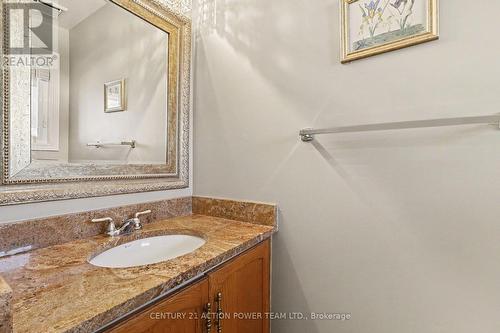 82 Burlington Crescent, Ottawa, ON - Indoor Photo Showing Bathroom