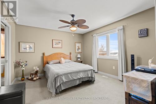129 Wellbrook Avenue, Welland (Prince Charles), ON - Indoor Photo Showing Bedroom