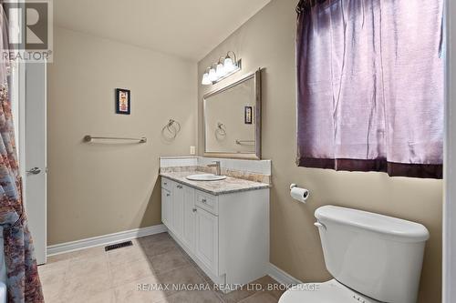 129 Wellbrook Avenue, Welland (Prince Charles), ON - Indoor Photo Showing Bathroom