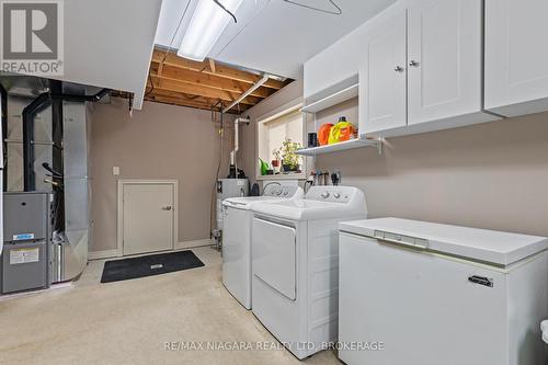 129 Wellbrook Avenue, Welland (Prince Charles), ON - Indoor Photo Showing Laundry Room