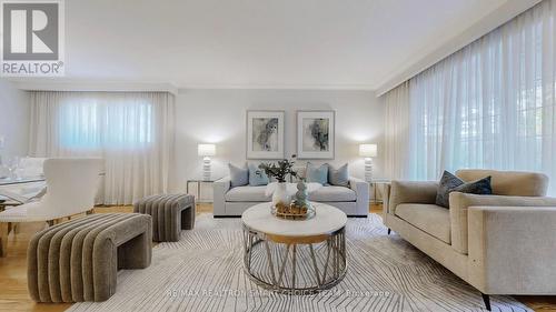 18 Brenham Crescent, Toronto, ON - Indoor Photo Showing Living Room