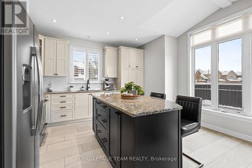 801 Bowercrest Crescent, Ottawa, ON - Indoor Photo Showing Kitchen With Upgraded Kitchen