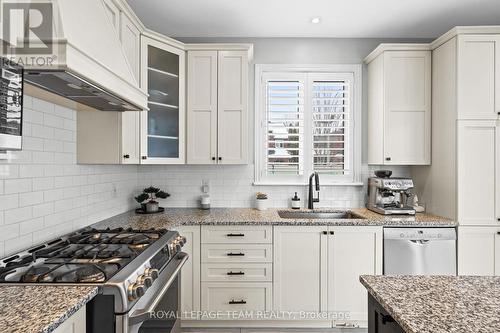 801 Bowercrest Crescent, Ottawa, ON - Indoor Photo Showing Kitchen With Upgraded Kitchen