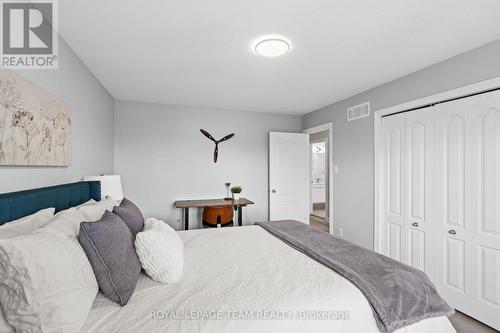 801 Bowercrest Crescent, Ottawa, ON - Indoor Photo Showing Bedroom