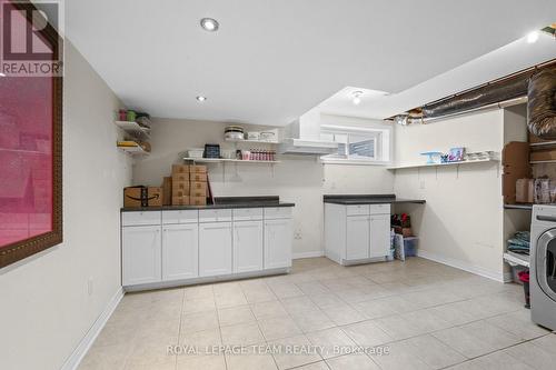 801 Bowercrest Crescent, Ottawa, ON - Indoor Photo Showing Laundry Room