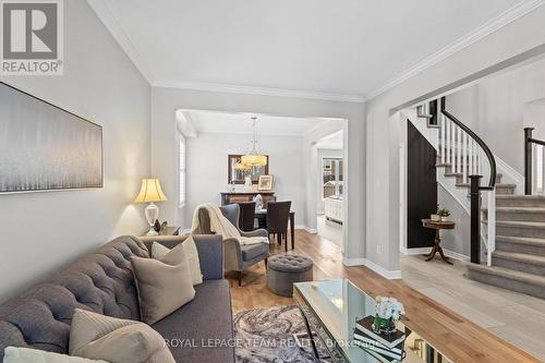 801 Bowercrest Crescent, Ottawa, ON - Indoor Photo Showing Living Room