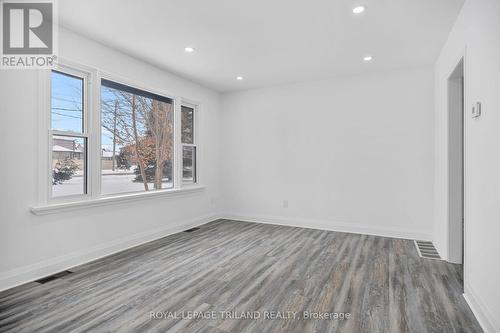 1223 Sunningdale Road E, London North (North C), ON - Indoor Photo Showing Other Room