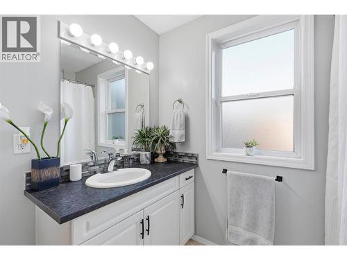 4654 Spurraway Road, Kamloops, BC - Indoor Photo Showing Bathroom