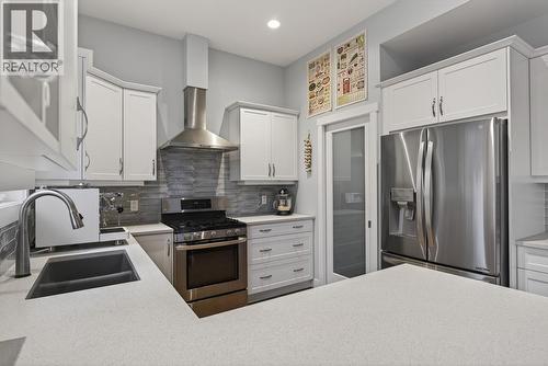 2893 Robinson Road Unit# 5, Lake Country, BC - Indoor Photo Showing Kitchen With Double Sink