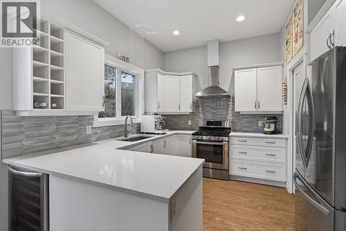 Stylish Open Concept Kitchen - 2893 Robinson Road Unit# 5, Lake Country, BC - Indoor Photo Showing Kitchen With Upgraded Kitchen
