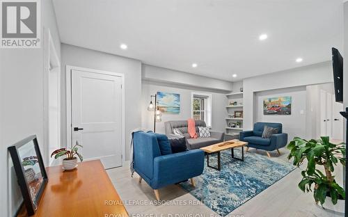 179 Church Street, Georgina, ON - Indoor Photo Showing Living Room