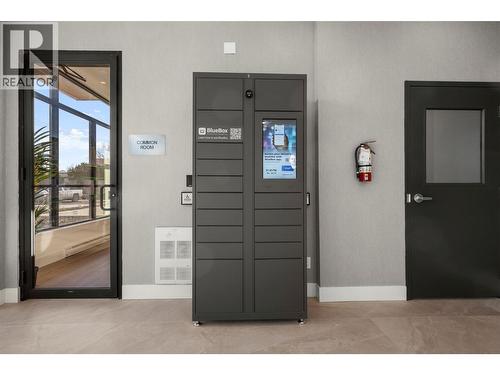 1380 Pridham Avenue Unit# 212, Kelowna, BC - Indoor Photo Showing Other Room