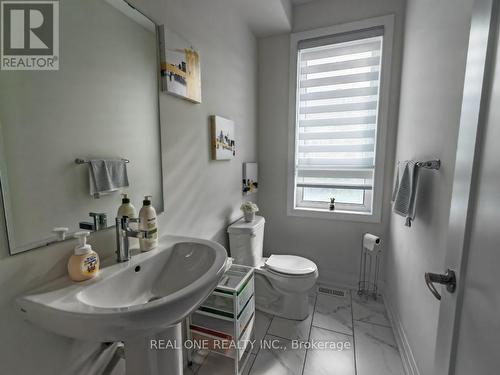 19 Woodstream Drive, Toronto, ON - Indoor Photo Showing Bathroom