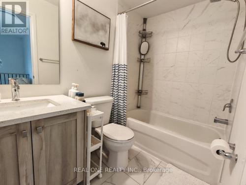 19 Woodstream Drive, Toronto, ON - Indoor Photo Showing Bathroom