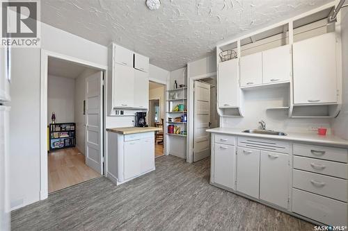 1526 Coy Avenue, Saskatoon, SK - Indoor Photo Showing Kitchen