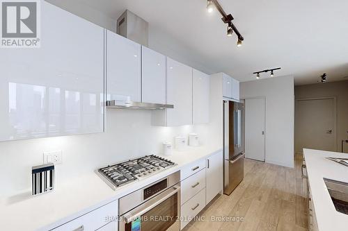 1702 - 458 Richmond Street W, Toronto, ON - Indoor Photo Showing Kitchen With Upgraded Kitchen