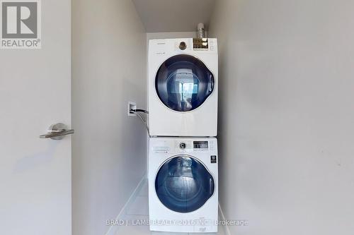 1702 - 458 Richmond Street W, Toronto, ON - Indoor Photo Showing Laundry Room