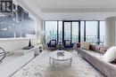 1702 - 458 Richmond Street W, Toronto, ON  - Indoor Photo Showing Living Room 