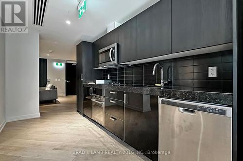 1702 - 458 Richmond Street W, Toronto, ON - Indoor Photo Showing Kitchen