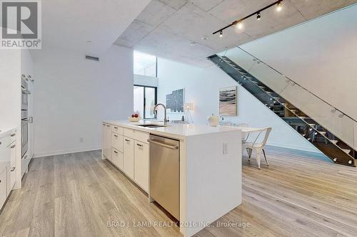 101 - 55 Ontario Street, Toronto, ON - Indoor Photo Showing Kitchen