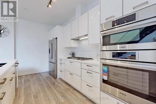 101 - 55 Ontario Street, Toronto, ON - Indoor Photo Showing Kitchen With Stainless Steel Kitchen With Upgraded Kitchen