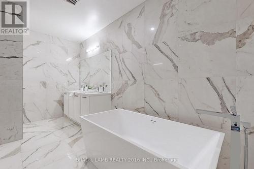 101 - 55 Ontario Street, Toronto, ON - Indoor Photo Showing Bathroom