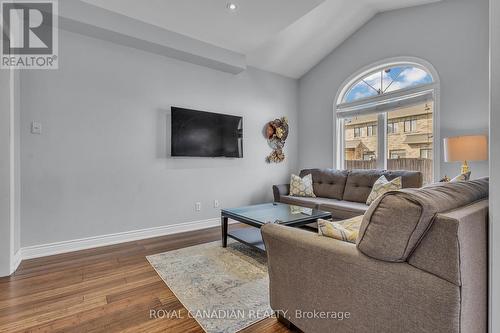 6 Mediterra Drive, Vaughan, ON - Indoor Photo Showing Living Room