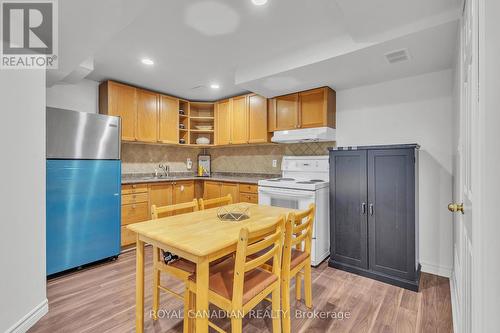 6 Mediterra Drive, Vaughan, ON - Indoor Photo Showing Kitchen
