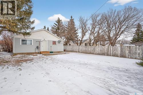 909 Ominica Street E, Moose Jaw, SK - Outdoor