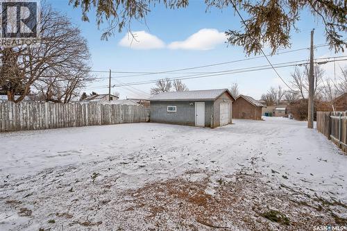 909 Ominica Street E, Moose Jaw, SK - Outdoor