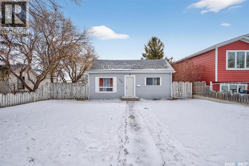 909 Ominica Street E, Moose Jaw, SK - Outdoor