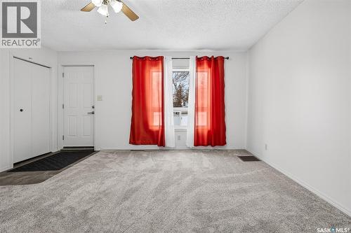 909 Ominica Street E, Moose Jaw, SK - Indoor Photo Showing Other Room