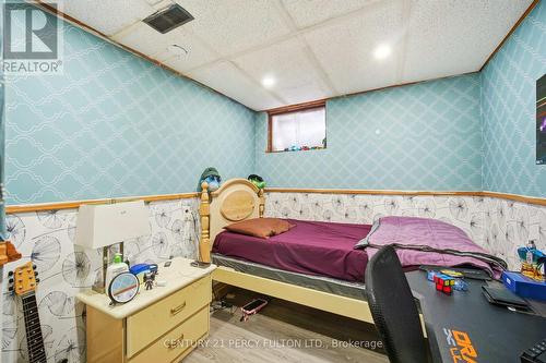 325 Dyson Road, Pickering, ON - Indoor