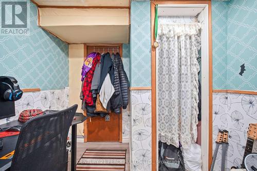 325 Dyson Road, Pickering, ON - Indoor