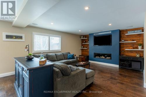 569 Rosseau Road, Hamilton, ON - Indoor Photo Showing Living Room With Fireplace