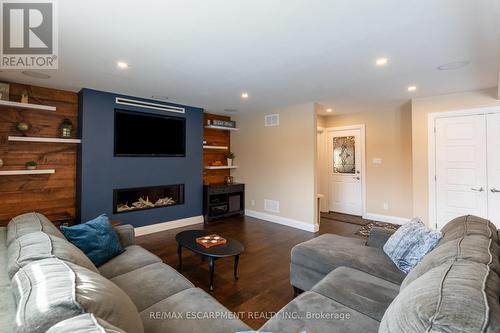 569 Rosseau Road, Hamilton, ON - Indoor Photo Showing Living Room With Fireplace
