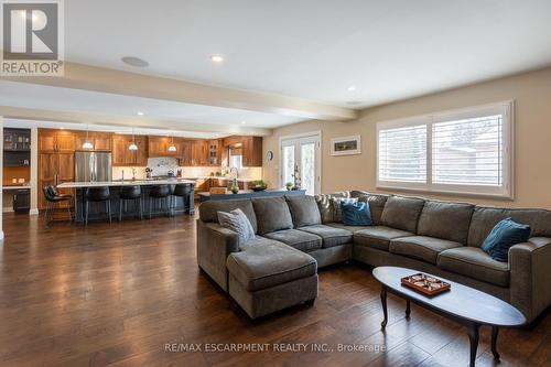 569 Rosseau Road, Hamilton, ON - Indoor Photo Showing Living Room