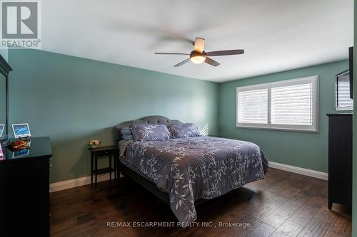 569 Rosseau Road, Hamilton, ON - Indoor Photo Showing Bedroom