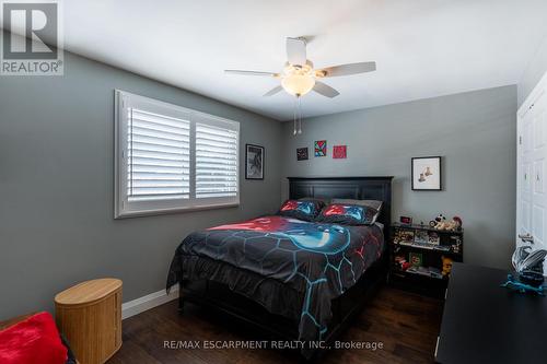 569 Rosseau Road, Hamilton, ON - Indoor Photo Showing Bedroom